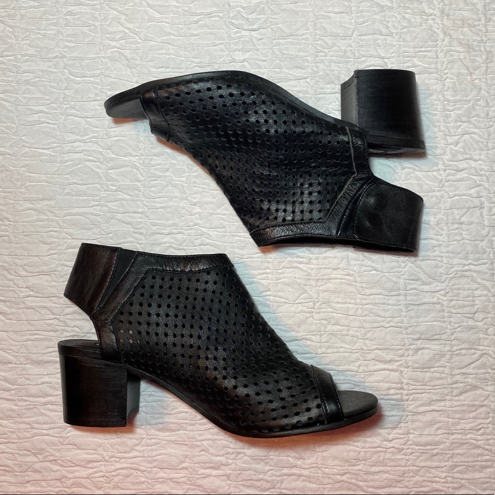 NWOT Steve Madden Heels